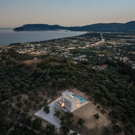 Euphoria Hill Villa, By Tk Management * Argassi
