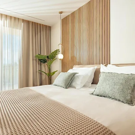Euphoria Hill Villa, By Tk Management Argassi