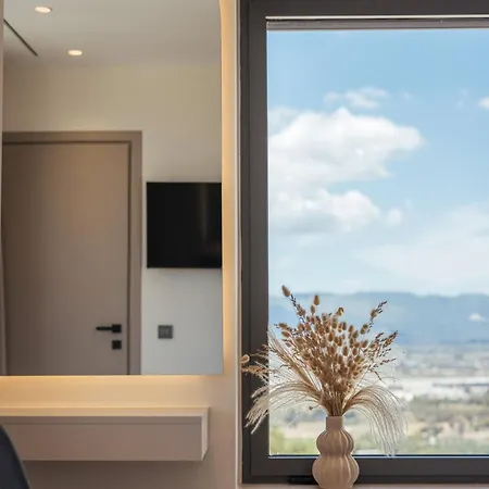 Euphoria Hill Villa, By Tk Management