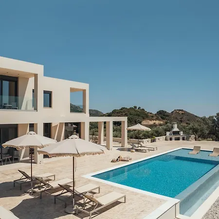 Euphoria Hill Villa, By Tk Management